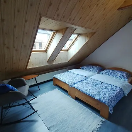 Drevenica U Holtana * أوسكادنيكا