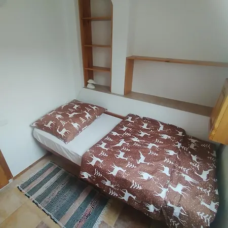 Drevenica U Holtana Apartman *