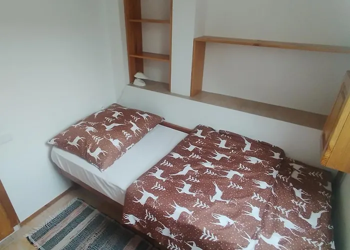 Drevenica U Holtana Apartament *